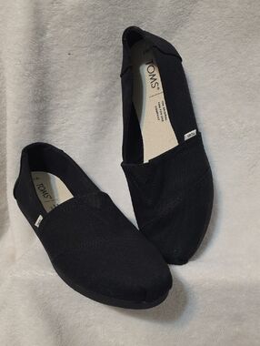 Toms Black Canvas Slip-On Flats